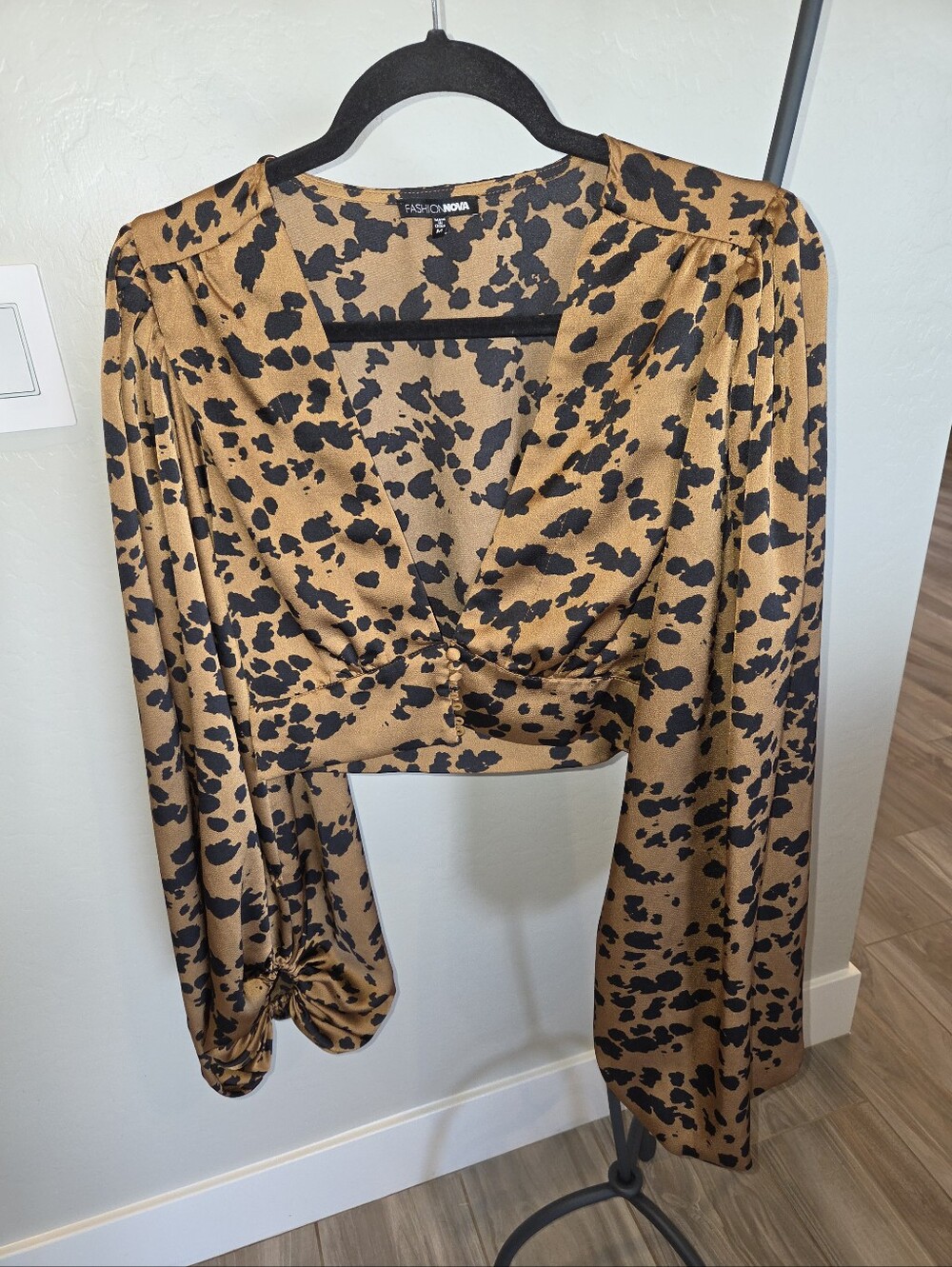 Fashion Nova Black & Brown Leopard Print Long Sleeve Crop Top